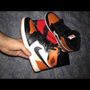 Air jordan Retro 1’s “ shattered backboard “.